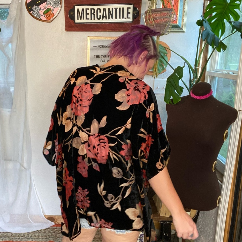 Vintage Black & Red Floral Flowy Bohemian Hippie Kimono One Size - Picture 14 of 16